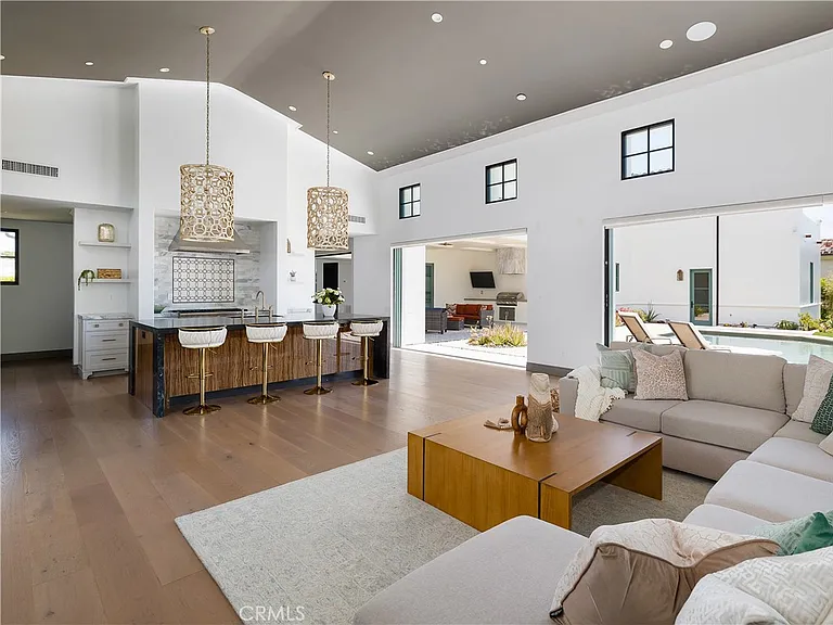 32009 Cape Point Dr — Photo 20