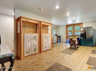 16445 E Sunshine Lake West Dr, Talkeetna, AK 99676