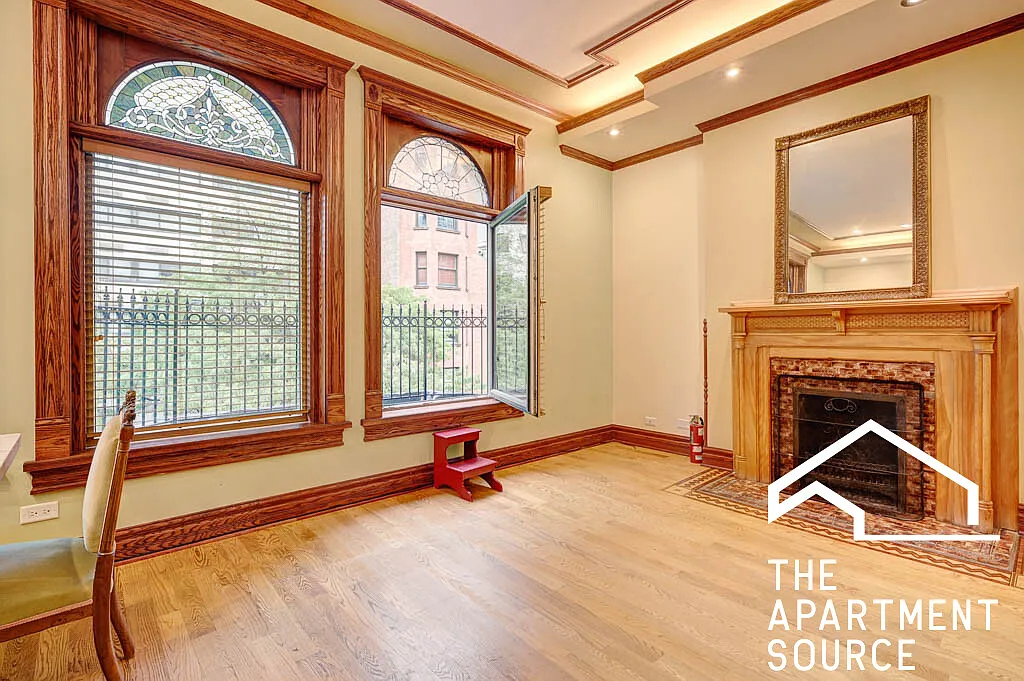 3 bed, 3.0 bath, 2300 sqft, $5,500 — Photo 2