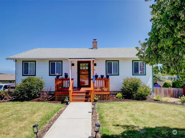 1551 Watkins Drive, Camano Island, WA 98282