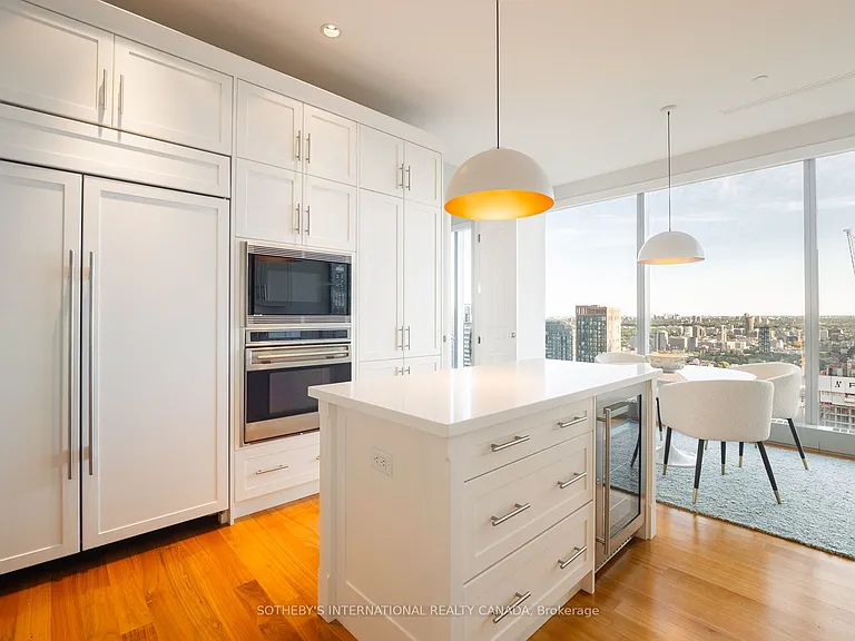 183 Wellington St W #4301 — Photo 14