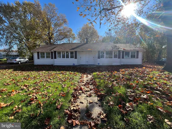223 Kinsley Rd, Pemberton, NJ 08068