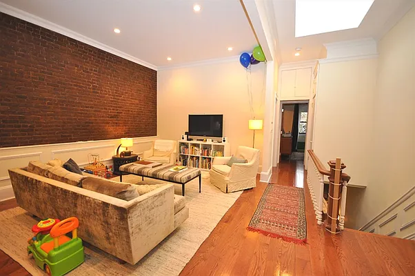 Rented by Corcoran | media 21