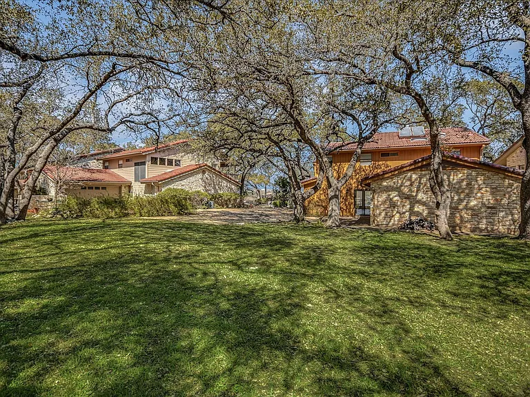105 Crescent Blf — Photo 25