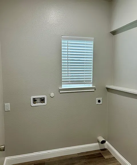 2211 Wellington St — Photo 11