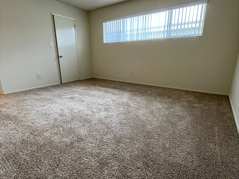 21025 Victor St. — Photo 13