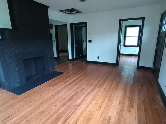 4th image of 1103 N Chamberlain Ave