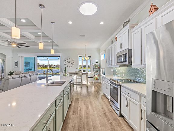 4th image of 3011 Areca Ave