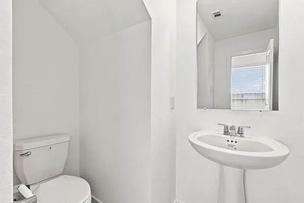3 bed, 2.5 bath, 1198 sqft, $1,650 — Photo 4