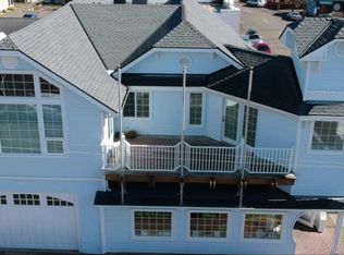 1411 Bay St, Florence, OR 97439