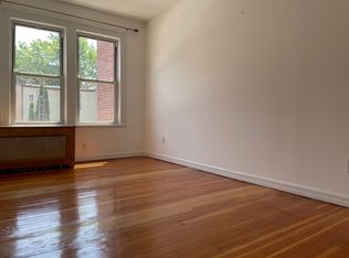 2331 28th St #2R, Astoria, NY 11105