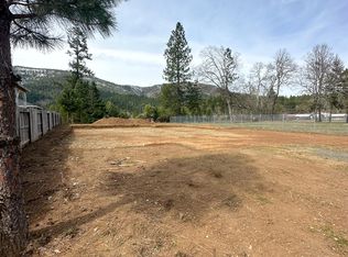 122 Cabernet Cir, Cave Junction, OR 97523