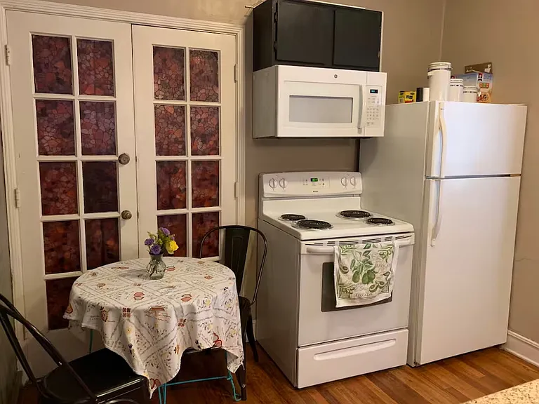 404 N Armijo St #B — Photo 6