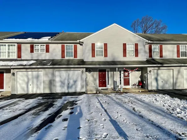 5772 Hidden Lake Dr, Harrisburg, PA 17111