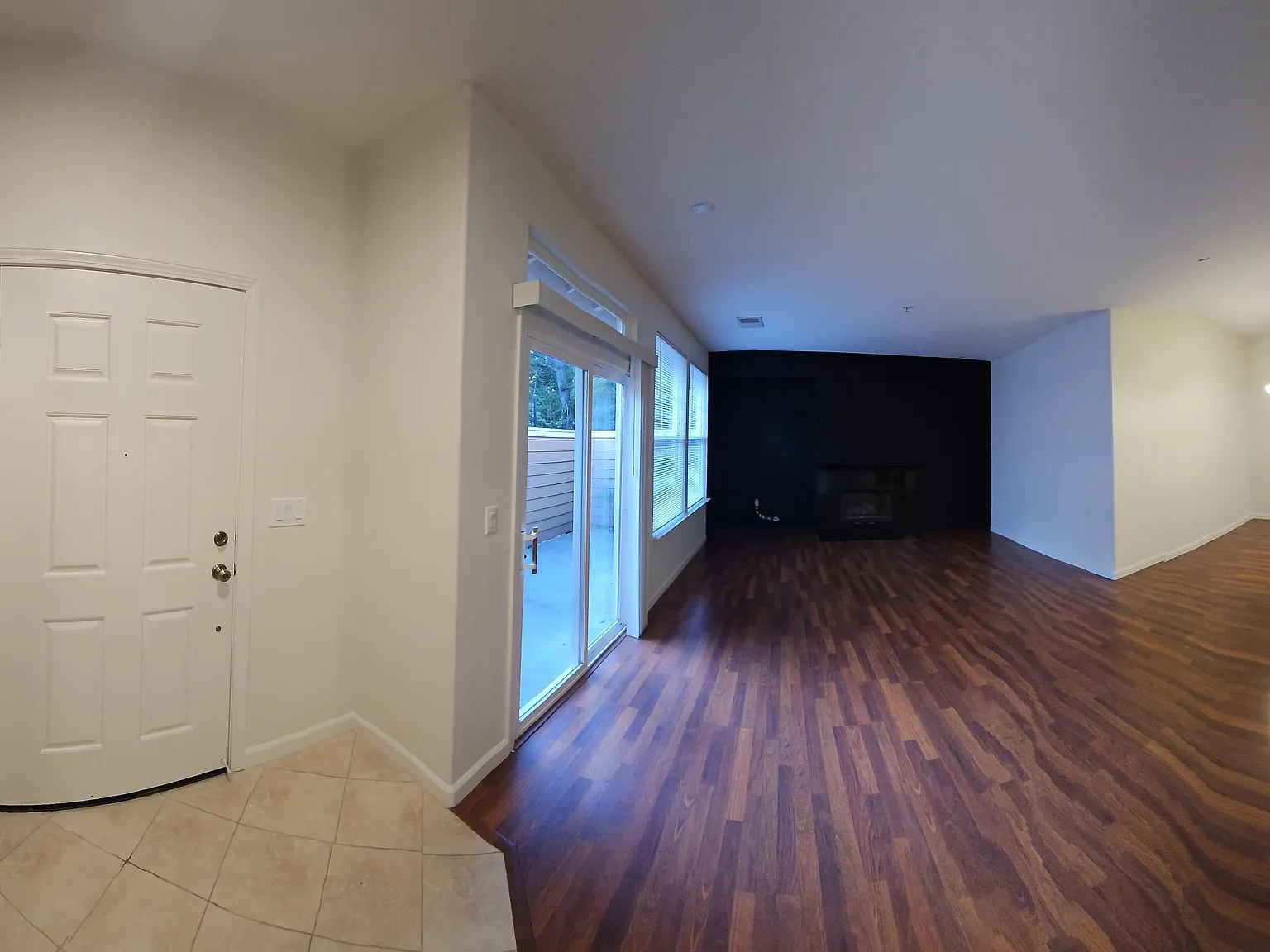 3 bed, 2.5 bath, 1656 sqft, $4,100 — Photo 2