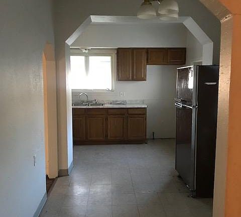 2nd image of 419 4th Ave