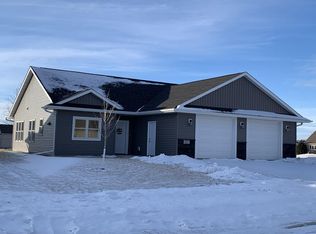873 Escalade Ln SE, Owatonna, MN 55060