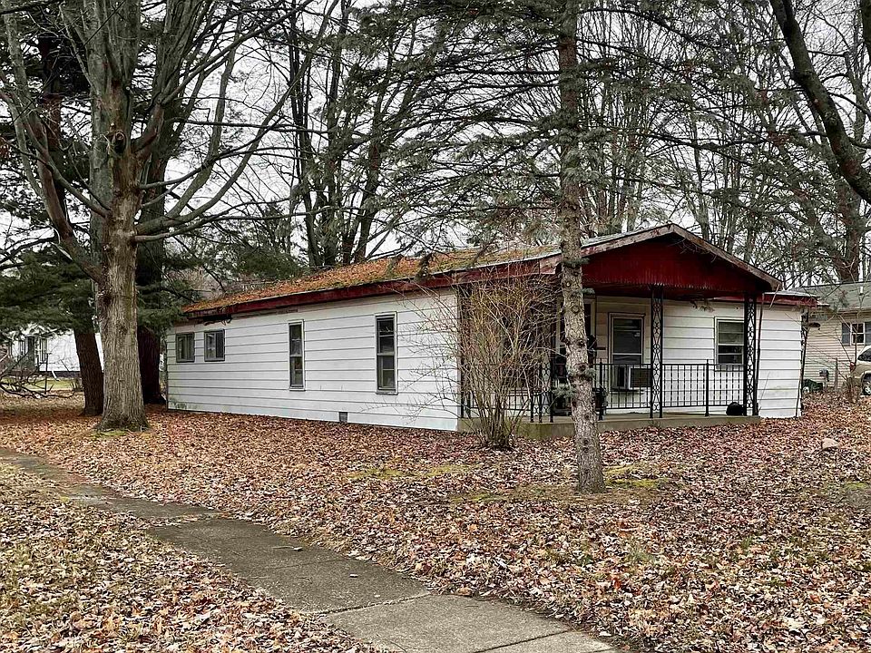 2nd image of 801 Smith Rd