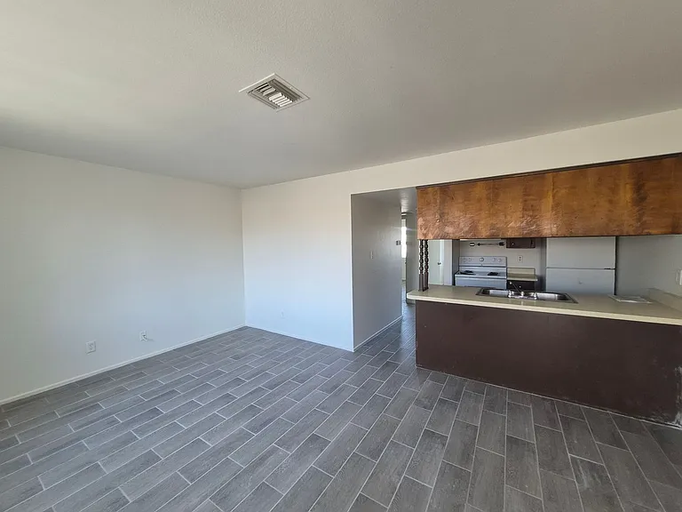 266 S 6th Ave — Photo 22