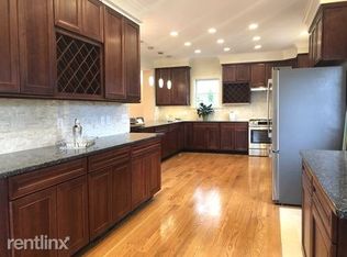 50 Rowe St #1, Auburndale, MA 02466