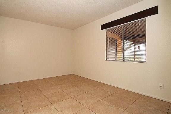 3rd image of 3317 E Water St #A