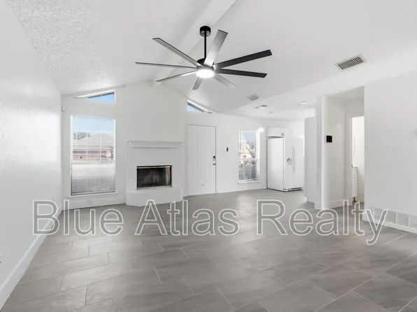 7124 Wagonwheel Rd, Fort Worth, TX 76133