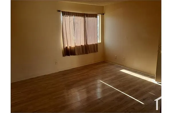 Building Photo - 503 S Dearing Ave #101