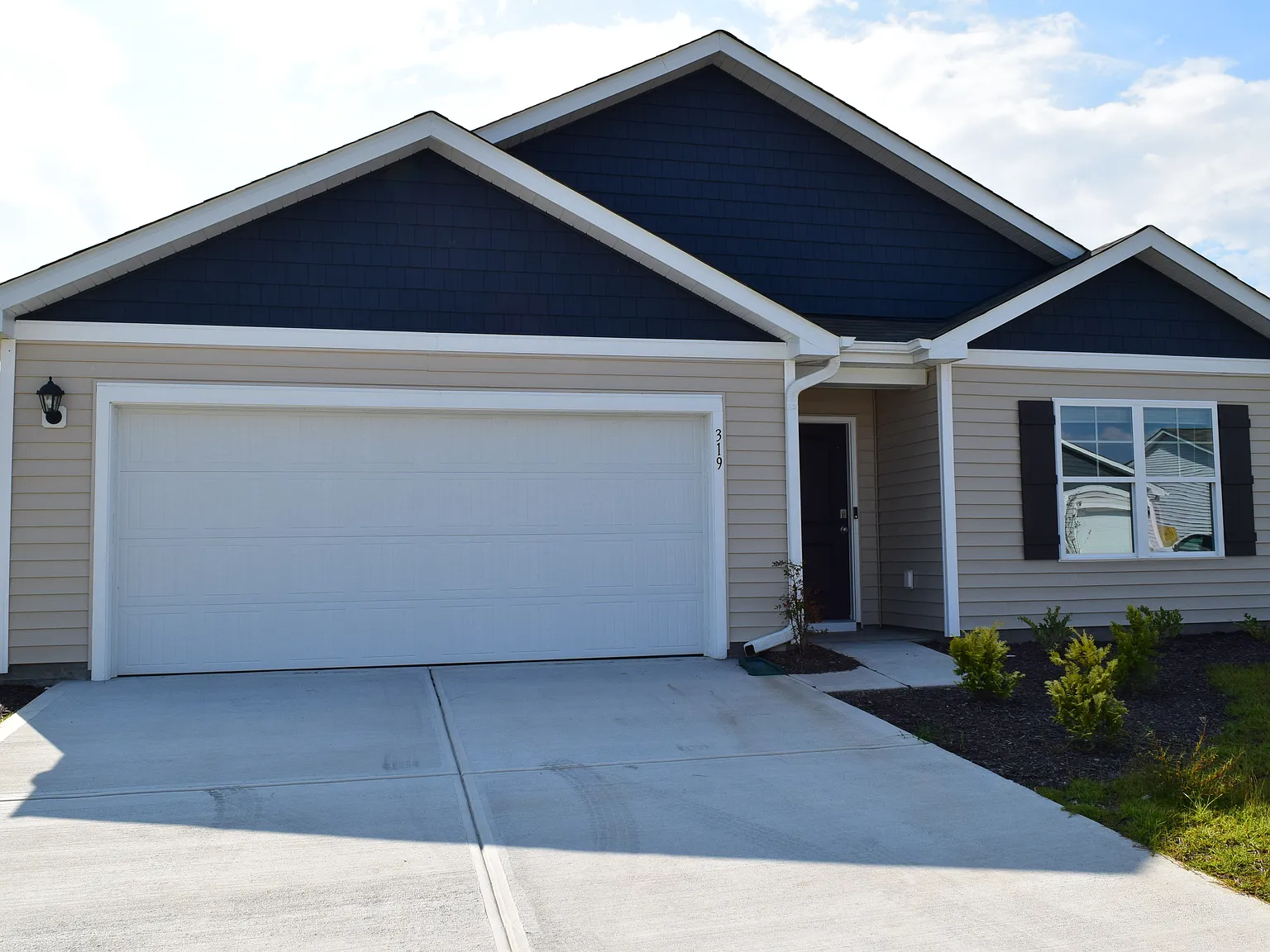 319 Cleat Dr — Photo 2