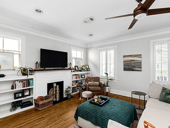 4th image of 2148 Oleander St