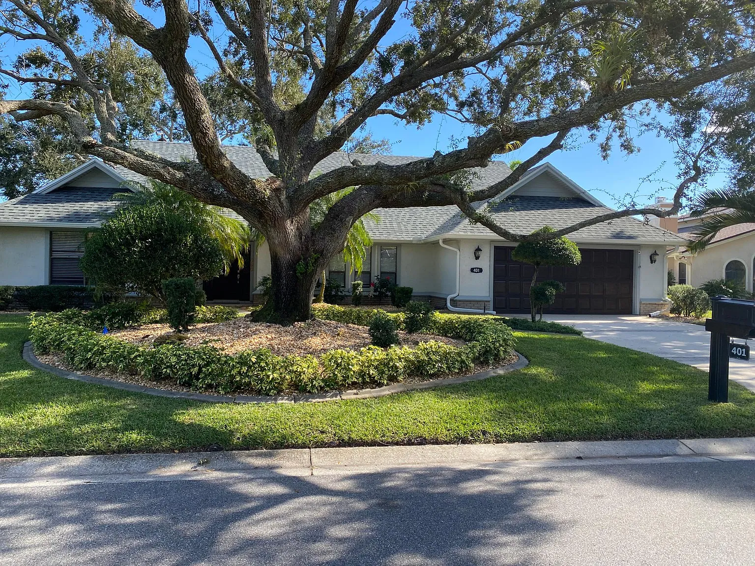 3 bed, 2.5 bath, 2250 sqft, $3,195 — Photo 2