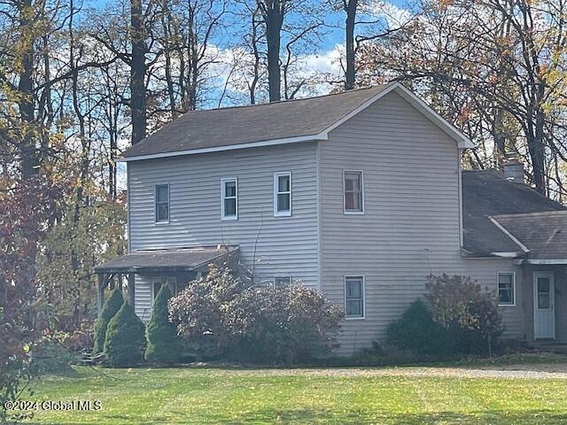 2nd image of 127 Mountain Road