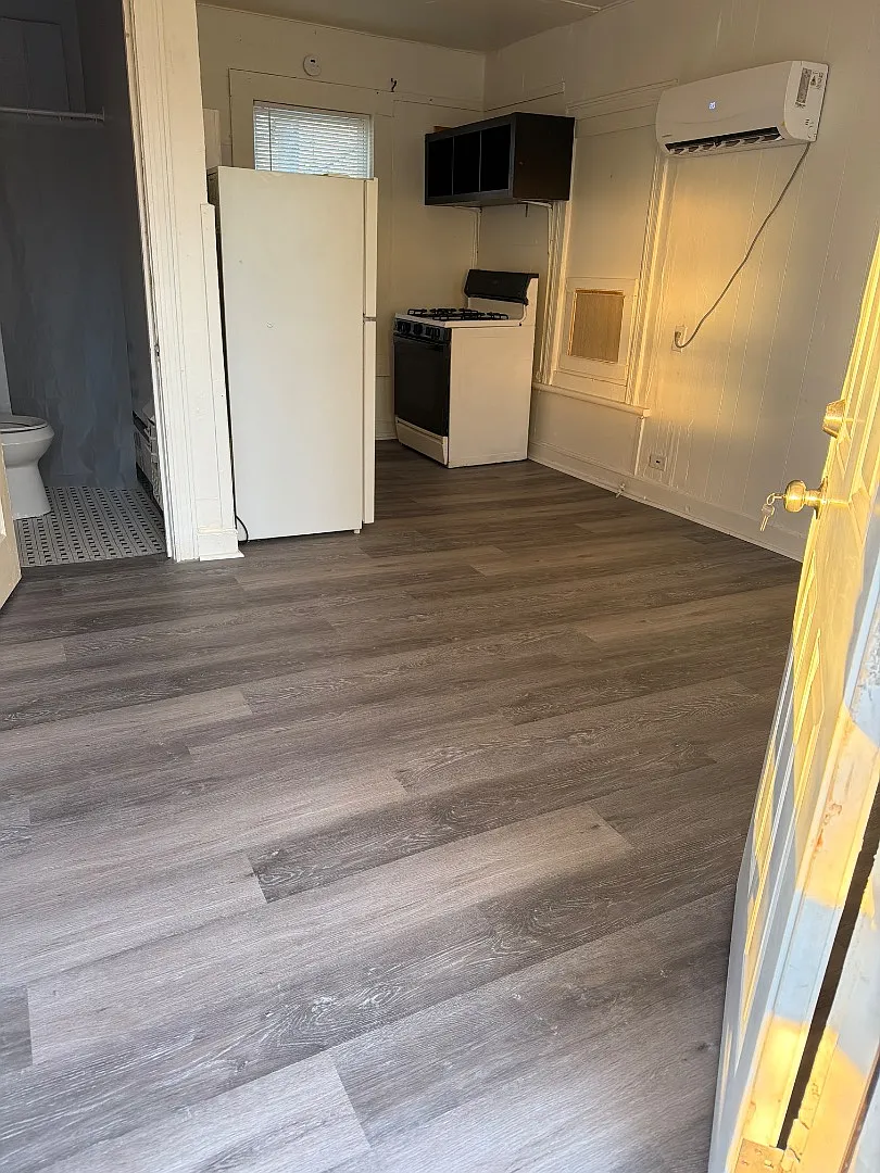 Unit Photo - 1103 S Armstrong Ave #150