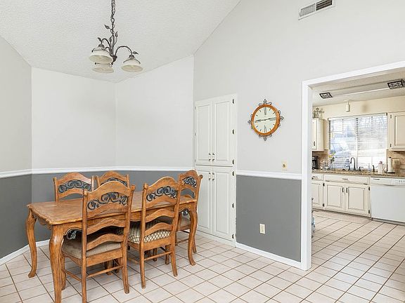 5th image of 1432 E Amber Dr
