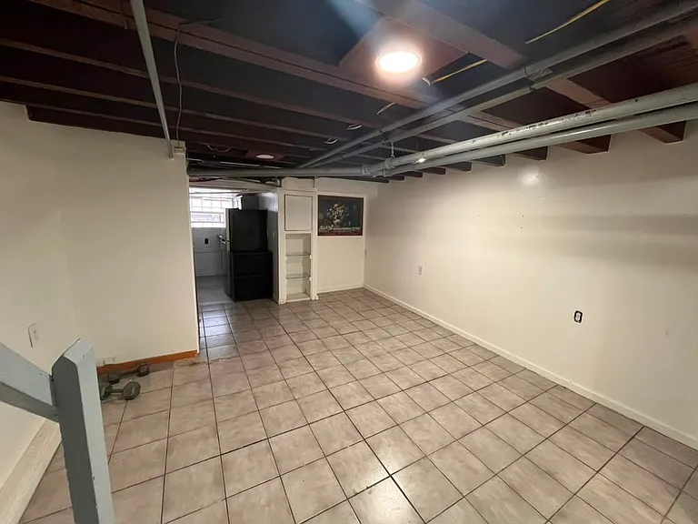 115 W Roselyn St #1 — Photo 2