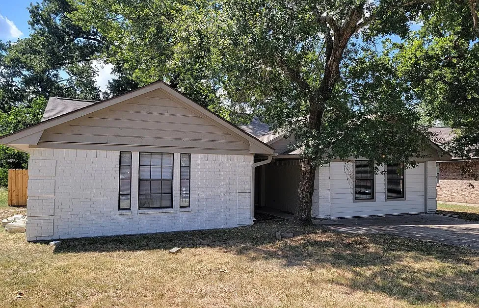 4 bed, 1886 sqft, $700 — Photo 1