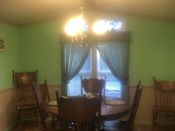 5th image of 26 Pinewood Dr