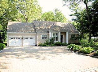 17 David St, Osterville, MA 02655