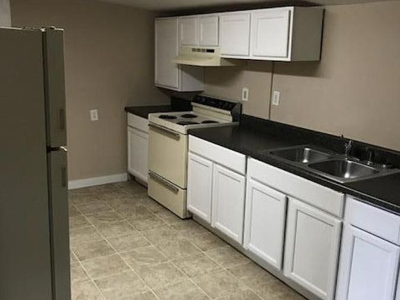 5th image of 945 Hiawassee Ave