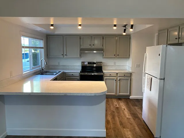 522 SE Olympia Dr — Photo 2