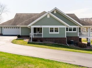 617 Fairway Creek Dr, Onalaska, WI 54650