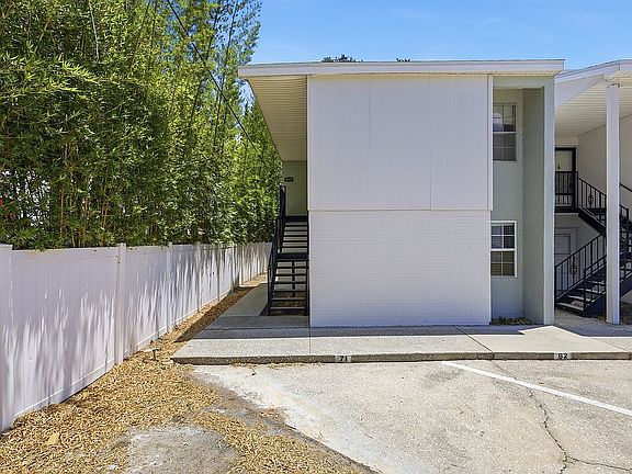 3rd image of 3801 N Oak Dr #72