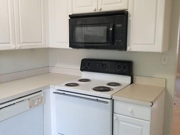 5th image of 203 Poinsettia Pine Ct APT 101