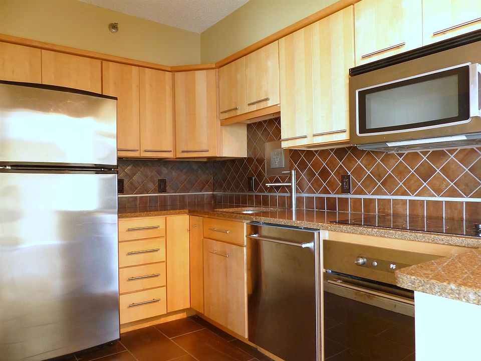 1st image of 900 19th Ave S APT 810