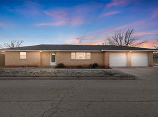 821 N Kansas St, Weatherford, OK 73096