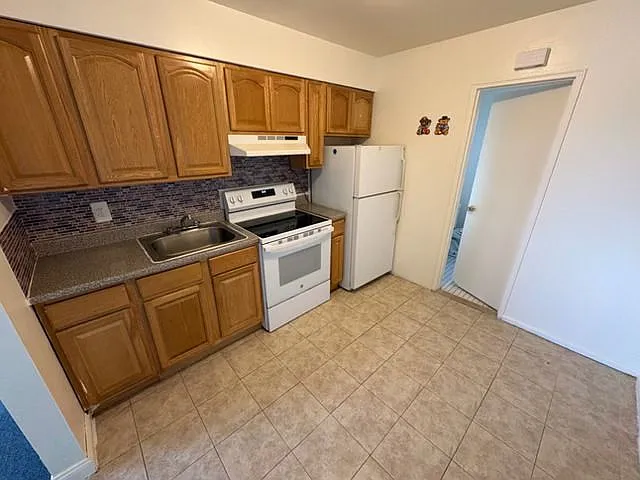 1 bed, 1.0 bath, 650 sqft, $2,200 — Photo 4