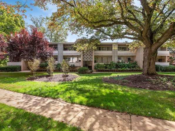 126 Haycock Rd Unit B-3, Falls Church, VA 22046