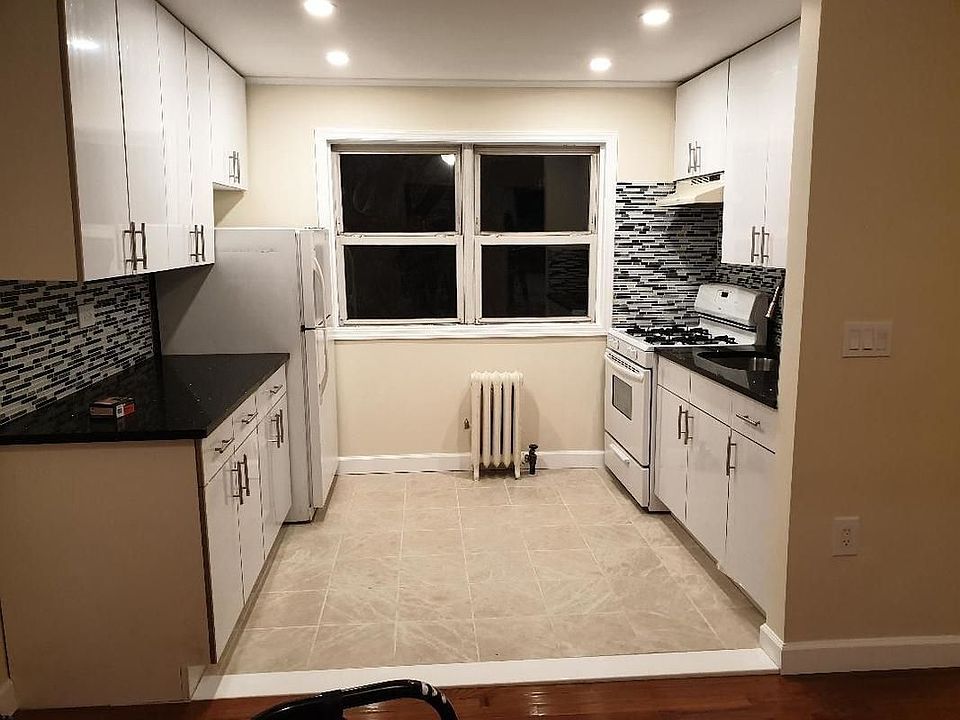 1st image of 20-71 32nd St #2