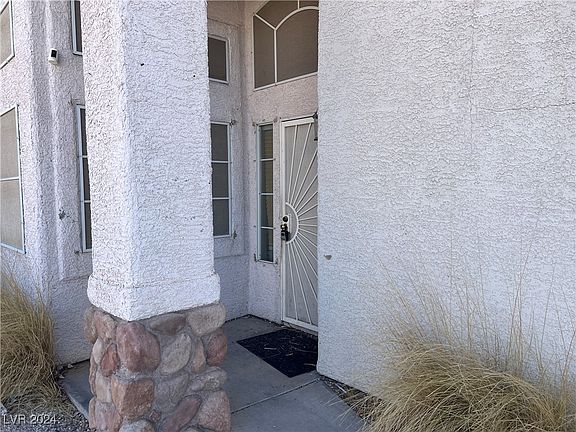 2nd image of 6517 Grand Oaks Dr