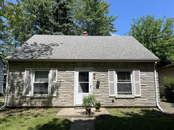 18941 Kenosha St, Harper Woods, MI 48225