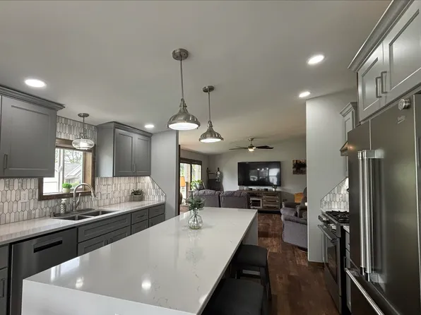 446 Arbor Dr, Juneau, WI 53039